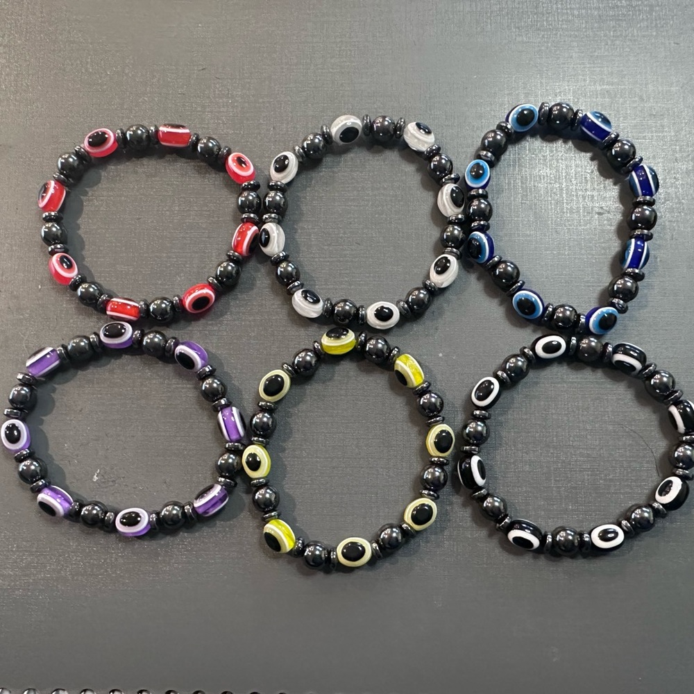 Magnetic bangle stretch bead bracelet